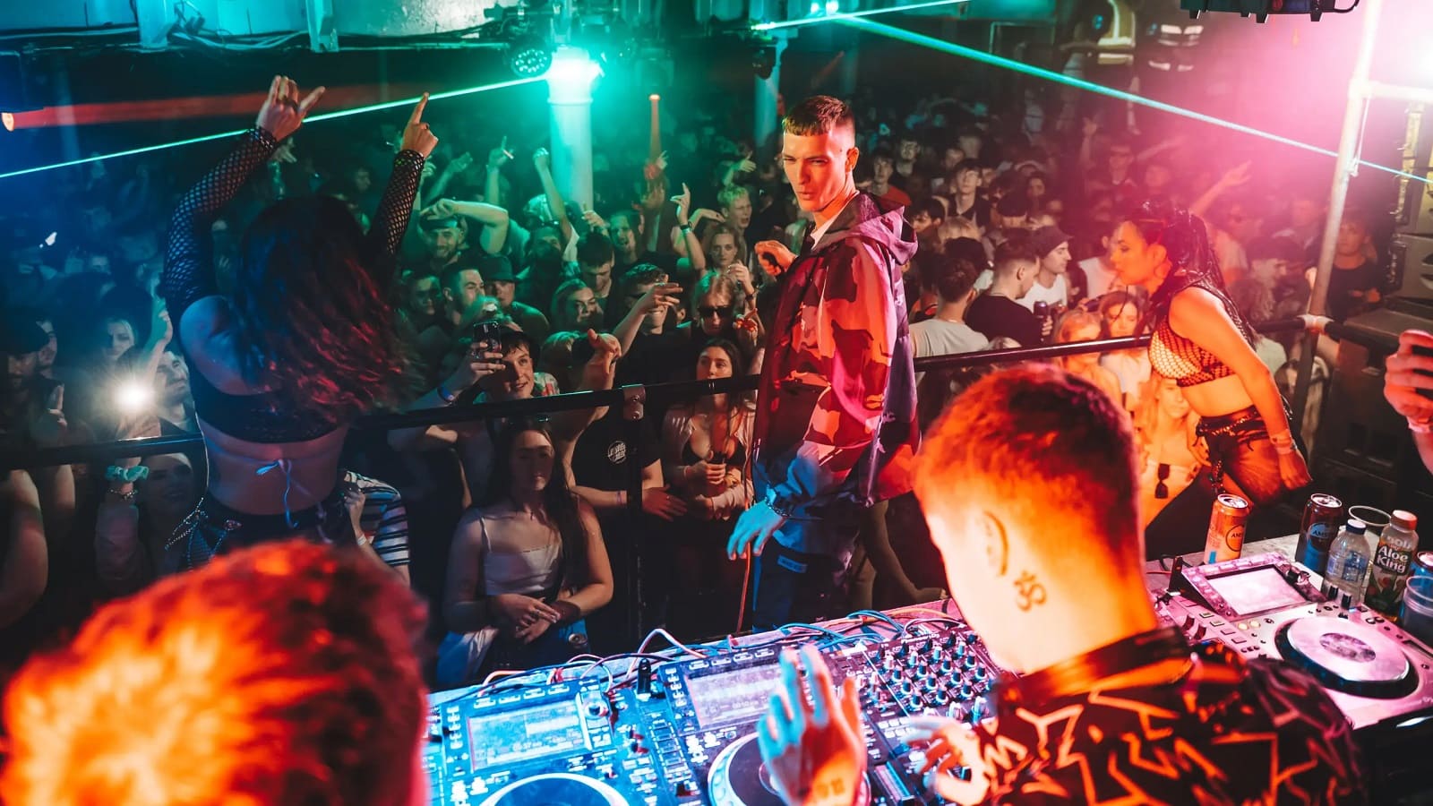 Clubs and late-night entertainment in Bristol